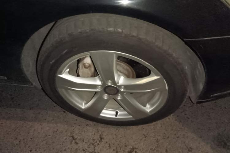 Used Mercedes-Benz S-Class 2012 S 300 L Prestige Grand Edition Right Front Wheel Hub