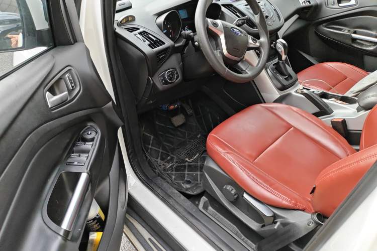 Used Ford Kuga 2013 1.6L GTDi Two-Wheel-Drive Comfort Model