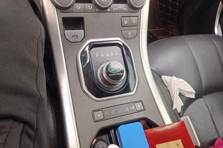 Used Land Rover Range Rover Evoque 2018 240 PS SE DYNAMIC Smart Edition