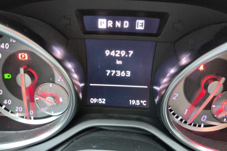 Used Mercedes-Benz SLK-Class 2011 SLK 200 Fashion Model