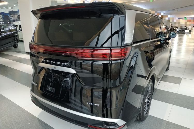 Used Denza D9 2024 DM-i 980 Four-Wheel Drive Prestige Model
