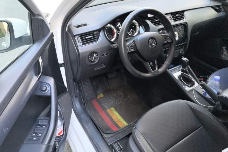 Used Skoda Octavia 2022 1.5L Automatic Comfort Edition Driver Seat