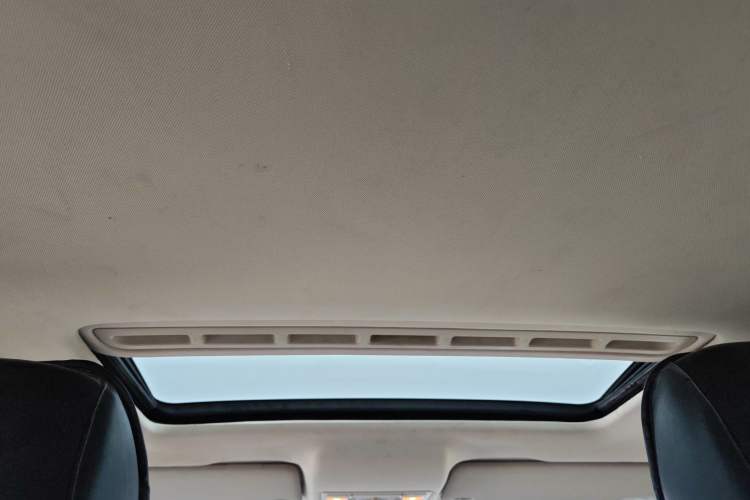 Used Skoda Rapid 2013 1.6L Manual Smart Selection Model Headliner