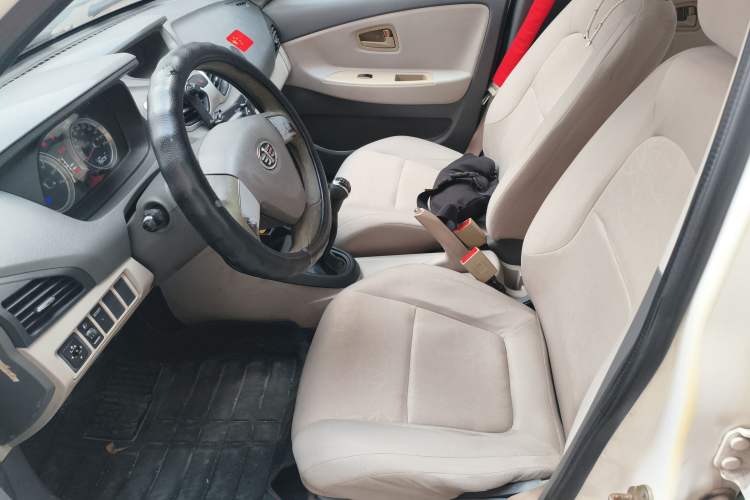Used FAW Xiali N5 2014 1.3L Manual Comfort Version
