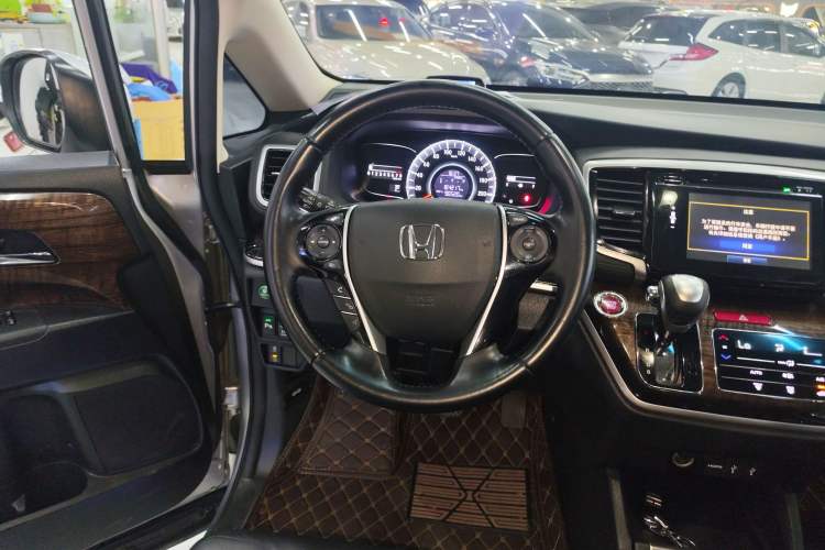 Used Honda Odyssey 2015 Updated Version 2.4L Smart Edition
