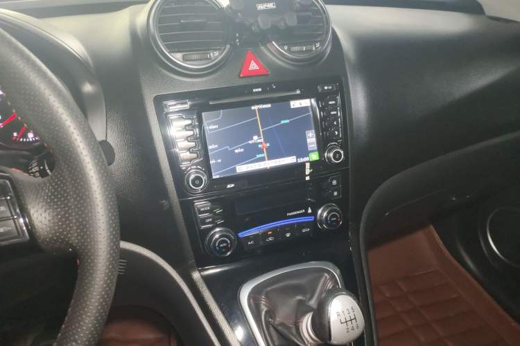 Used Haval H6 2013 Upgraded Model 1.5T Manual Two-Wheel Drive Elite Version
