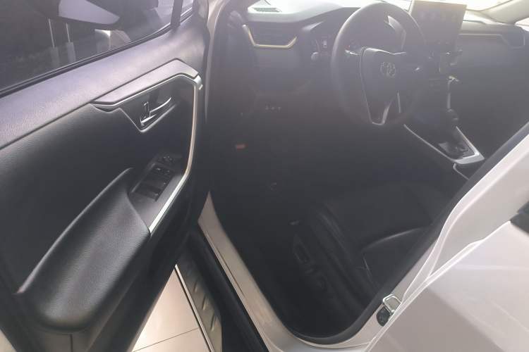 Used Toyota Wildlander 2020 2.0L CVT Two-Wheel Drive Luxury Edition
