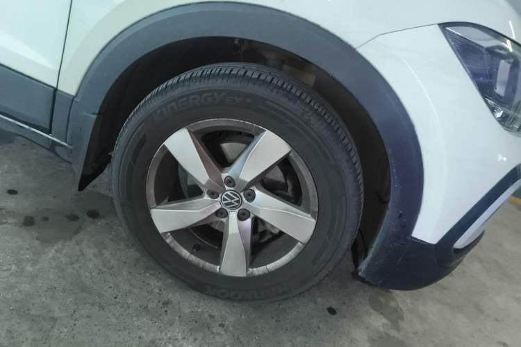 Used Volkswagen T-Cross 2021 1.5L Automatic Fashion Edition Right Front Wheel Hub