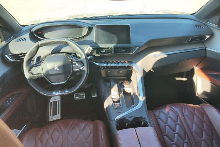 Used Peugeot 4008 2017 380THP Luxury GT Edition Center Console