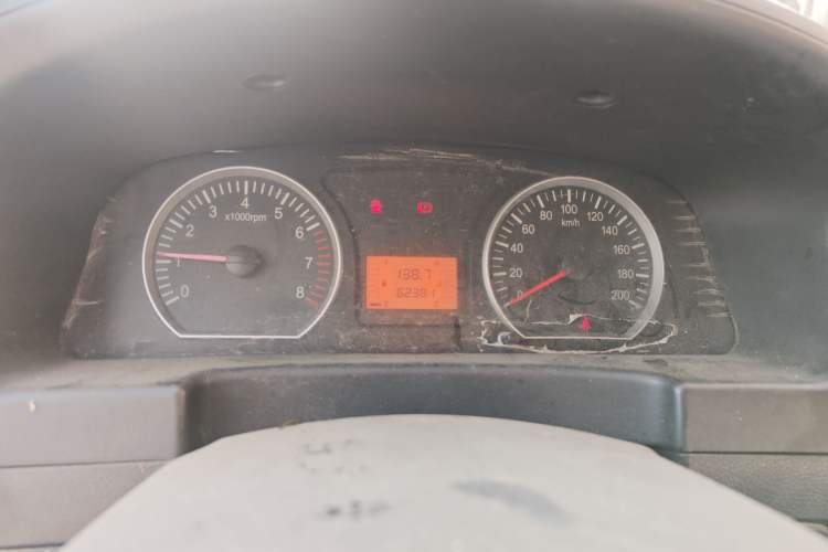 Used FORTHING Lingzhi 2015 M3 1.6L 7-Seater Luxury Model
