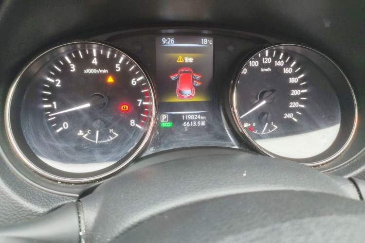 Used Nissan Qashqai 2016 2.0L CVT Luxury Edition Odometer Close Up