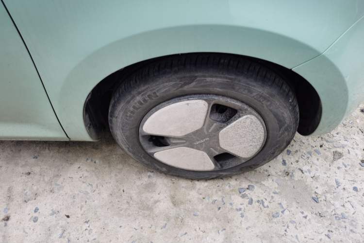 Used CHANGAN NEVO Lumin 2022 155 km – Refreshingly Sweet Edition Right Front Wheel Hub