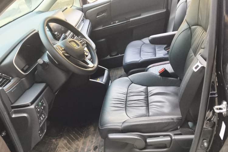 Used Honda Odyssey 2024 2.0L eHEV Sharp & Smart Edition