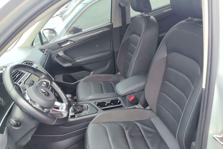 Used Volkswagen Tiguan L 2021 330TSI Automatic Two-Wheel Drive R-Line Enhanced Edition Left Front Seat