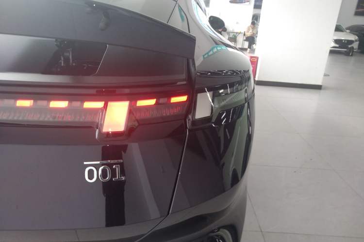 Used Lynk & Co Z10 2025 95 kWh 702 km All-Wheel Drive Intelligent Driving Ultra Right Rear Taillight