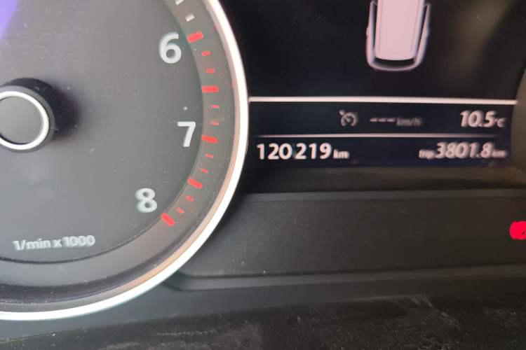 Used Volkswagen Touareg 2015 3.0 TSI Luxury Model
