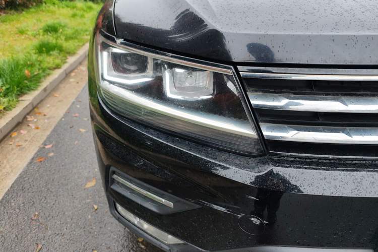 Used Volkswagen Tiguan L 2020 330TSI Automatic Two-Wheel Drive Panoramic Comfort Edition China VI Standard
