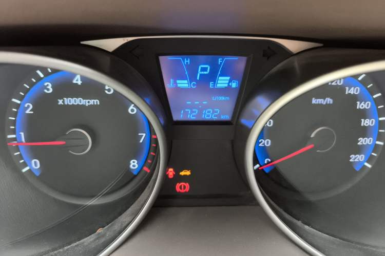 Used Hyundai ix35 2013 2.0L Automatic Two-Wheel Drive Smart GLS China IV Standard