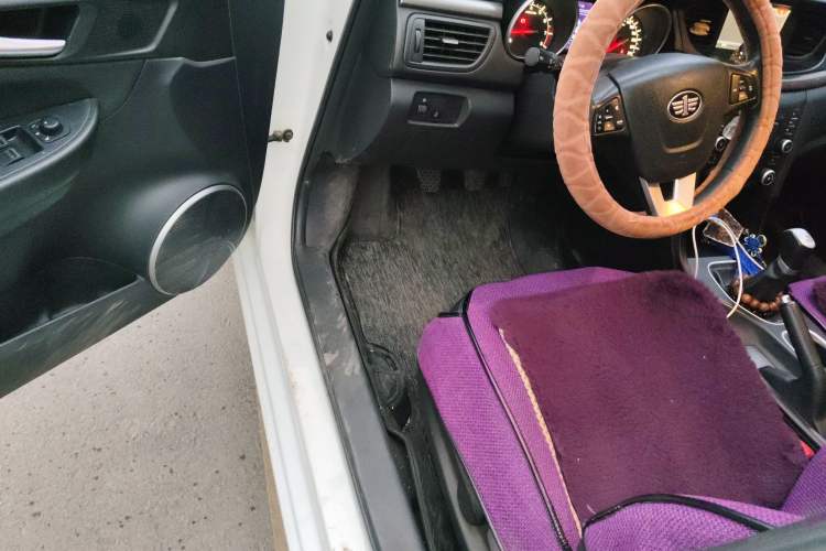 Used Bestune B50 2016 1.6L manual luxury version
