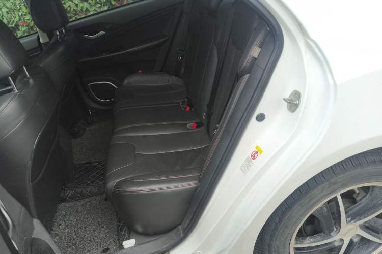 Used BYD Qin New Energy 2014 1.5T Cool Black Knight Flagship Model
