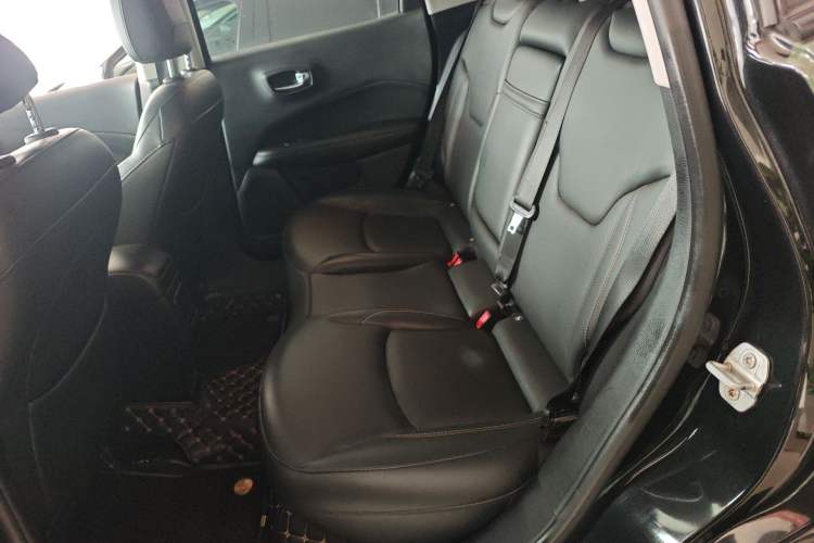 Used Jeep Compass 2017 200T Automatic Family Edition
