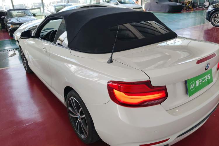 Used BMW 2 Series 2018 220i Convertible Coupe Sports Design Package
