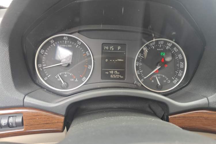 Used Skoda Octavia 2012 1.6L Automatic Yijun Edition Instrument Cluster