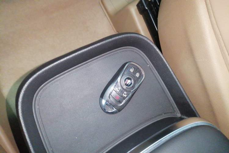 Used Buick GL8 2020 ES Land Cruiser 653T Luxury Edition