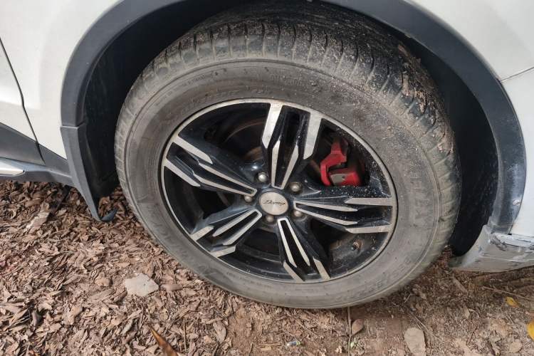 Used Zotye Domy X5 2015 1.5T Manual Luxury Version China IV Standard Right Front Wheel Hub