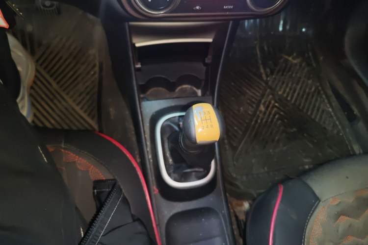 Used Nissan Sylphy 2012 Classic 1.6XE Manual Comfort Edition Gear Lever