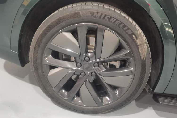 Used Li Auto L9 2024 Ultra Model Exterior 5