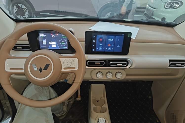 Used Wuling Hongguang MINIEV 2024 3rd Generation 215km Advanced Version