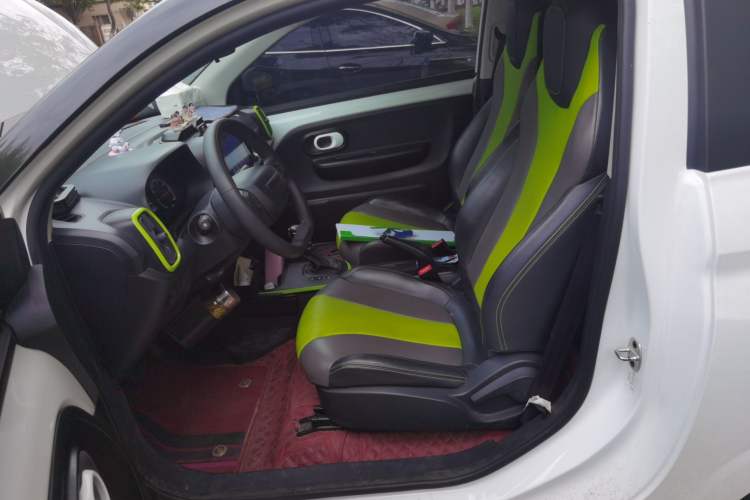 Used Roewe Clever 2021 302 km New Four-Seater Super-Efficient Version