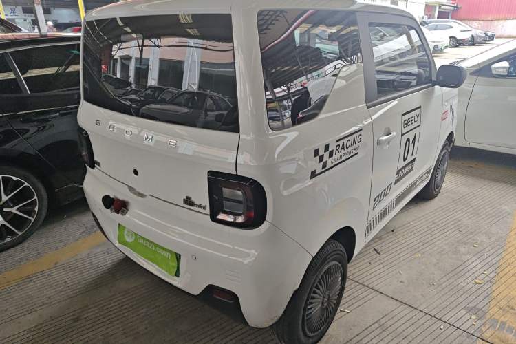 Used Geely Galaxy Panda 2024 Panda Mini 200km Endurance Bear
