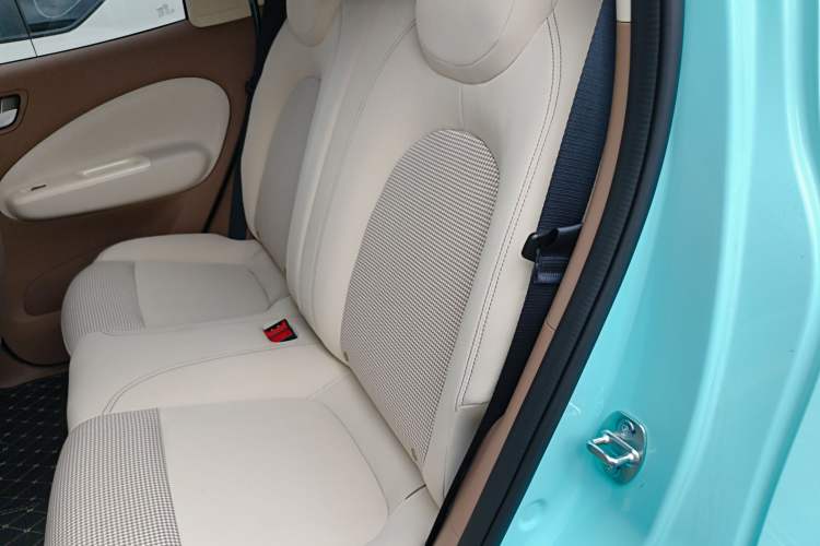 Used Wuling Hongguang MINIEV 2025 Four-Door Version Advanced Edition Left Rear Seat