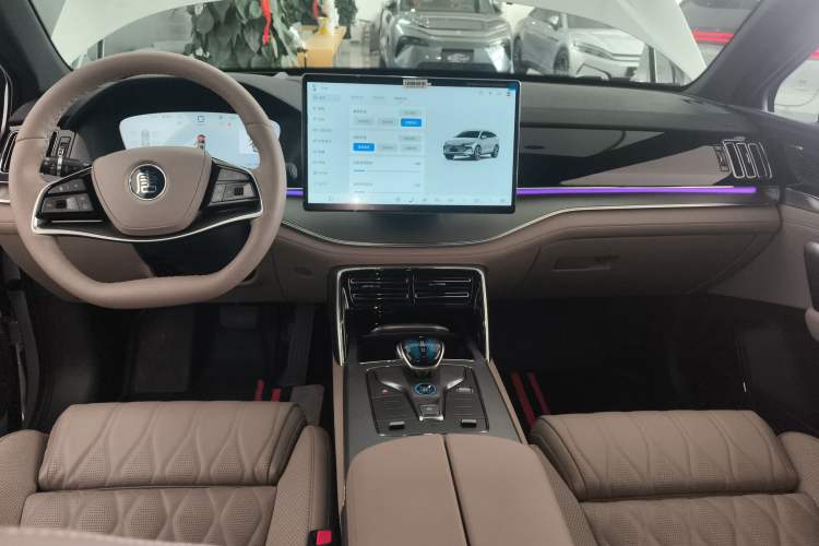 Used BYD Tang New Energy 2025 Intelligent Driving Version DM-i 115KM Flagship Edition Center Console