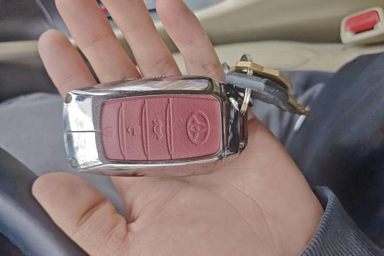 Used Toyota Highlander 2015 2.0T Four-Wheel Drive Luxury Edition 7-Seater Vehicle Key