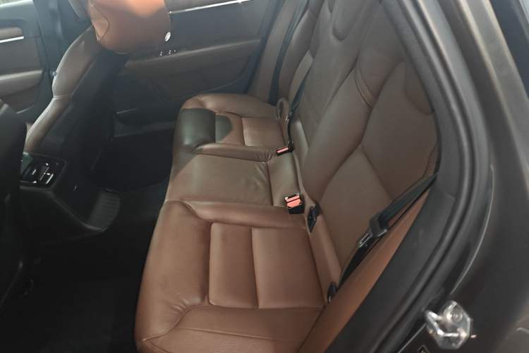 Used Volvo S90 New Energy 2019 T8 e-Drive Hybrid Intelligent Luxury Version China VI Standard