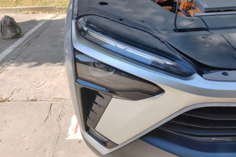 Used Nio ES8 2022 75 kWh Six-Seater Version Right Front Headlight
