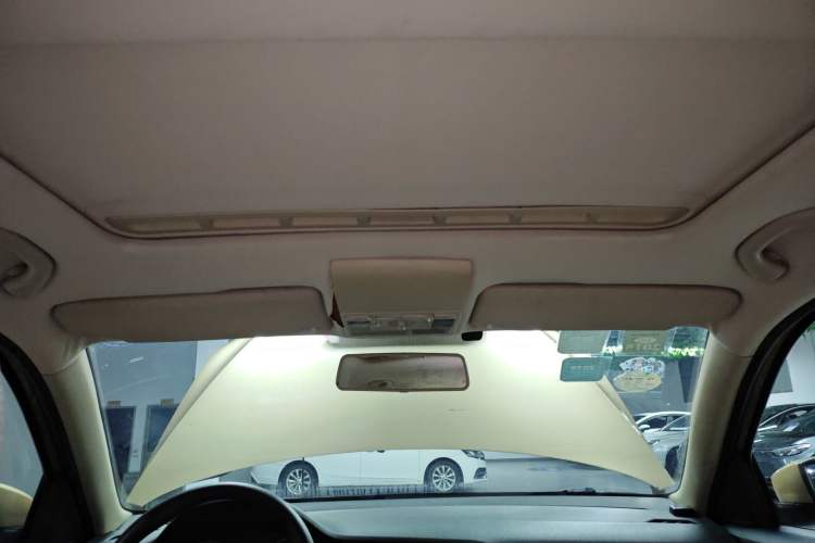 Used Volkswagen Lavida 2013 1.6L Automatic Comfort Edition Headliner