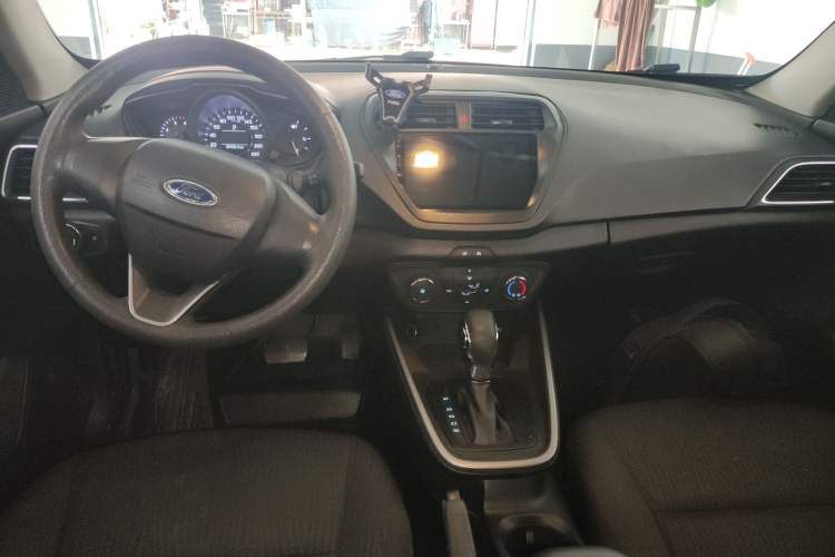 Used Ford Escort 2019 1.5L Automatic ZhiXiang Model Center Console