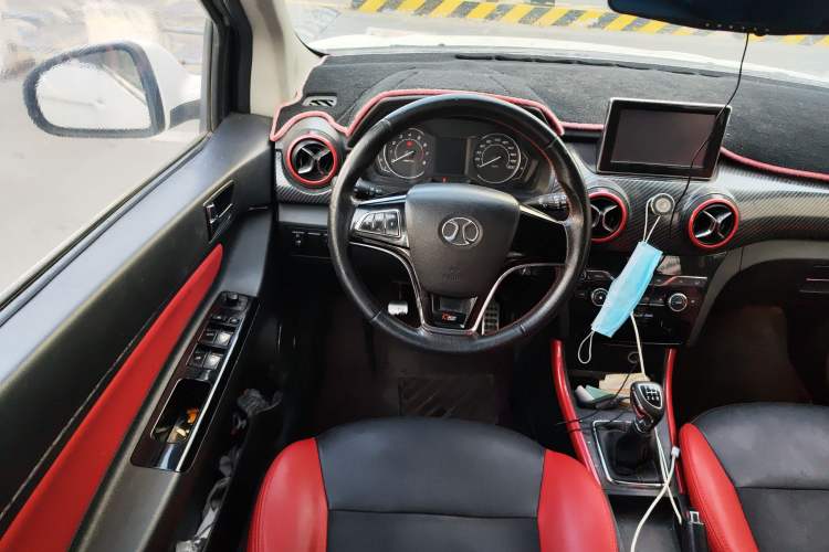 Used BAIC Senova X25 2015 1.5L manual Comfort trim level