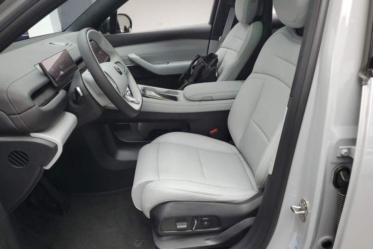 Used Nio ES6 2024 75 kWh Left Front Seat