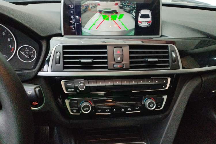 Used BMW 3 Series 2016 316i Fashion Model Audio And AC Panel