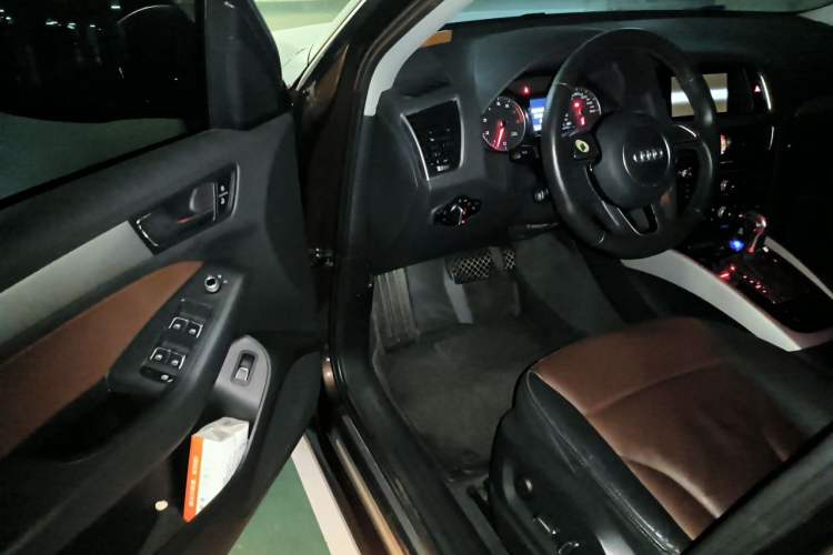 Used Audi Q5 2017 Plus 40 TFSI Ambition Model
