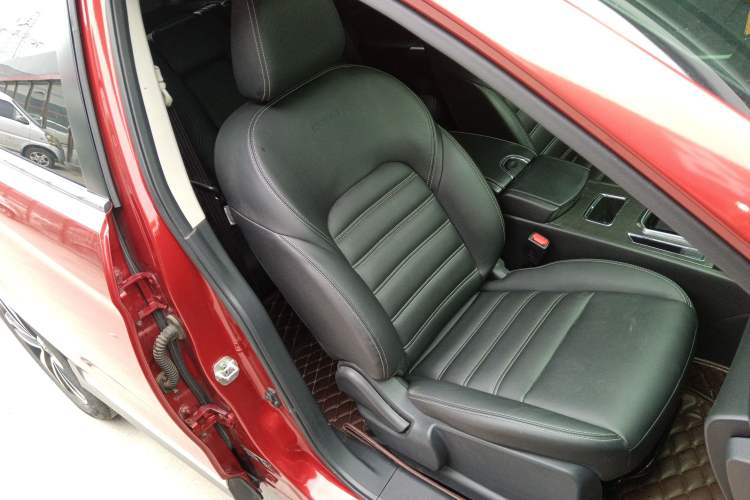 Used Venucia T90 2018 2.0L CVT Smart Connect Luxury Edition China V Standard