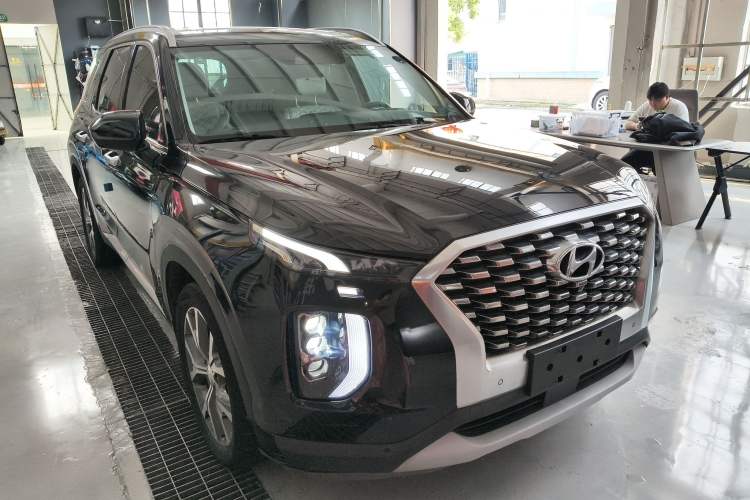 Used Hyundai Palisade 2021 3.5L Automatic 4x4 GLS Front Right 45 Deg