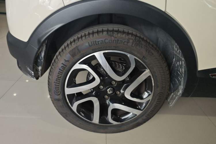 Used Renault Captur 2015 1.2T Automatic Luxury First Edition
