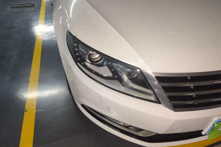 Used Volkswagen FAW-Volkswagen CC 2016 1.8TSI Luxury Model Right Front Headlight