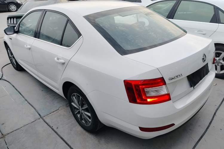 Used Skoda Octavia 2017 1.6L Automatic Chuanxing Edition Exterior 2